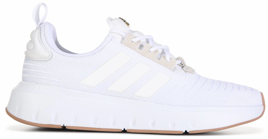 * Women'S Swift Run 23 Sneaker White/Gold/Gum Women